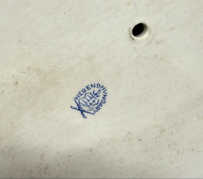 Sculpture "Polar bear on an ice floe"