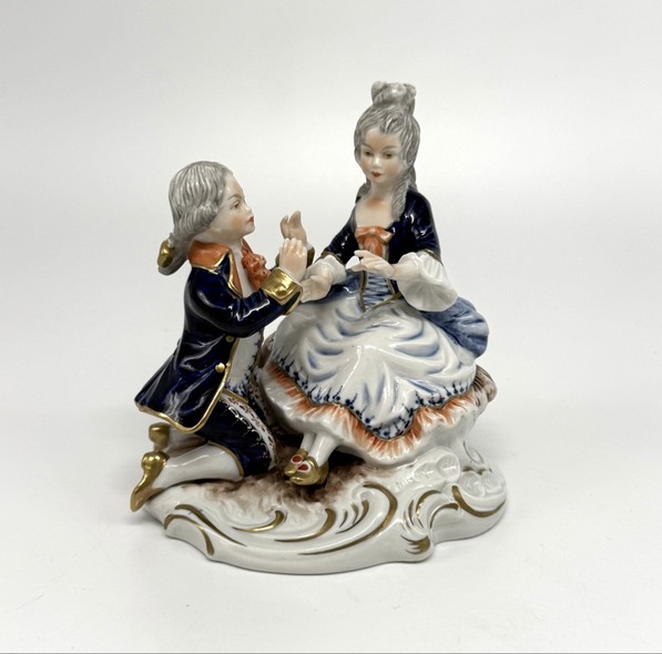 Антикварная скульптура «Влюбленные»