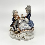 Антикварная скульптура «Влюбленные» Антикварная скульптура «Влюбленные»