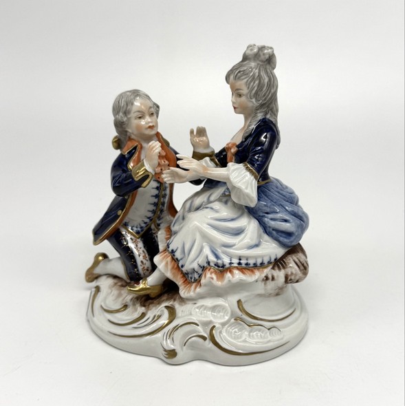 Антикварная скульптура «Влюбленные»