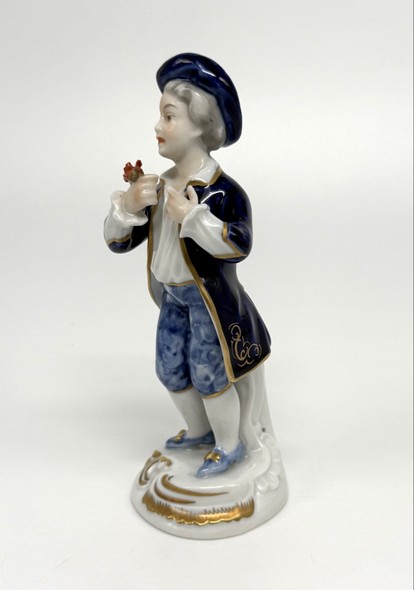 Антикварная статуэтка
"Кавалер", Unterweissbach