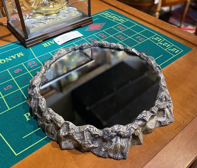 The Mirrored Plateau,
England, the 19th century.