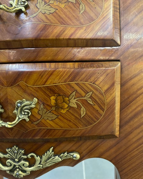 Антикварные парные тумбочки 
в стиле Людовика XV