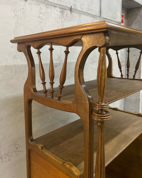 Antique Art Nouveau étagère