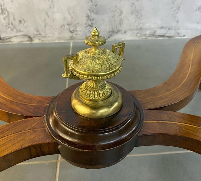 Antique table
in Louis XVI style