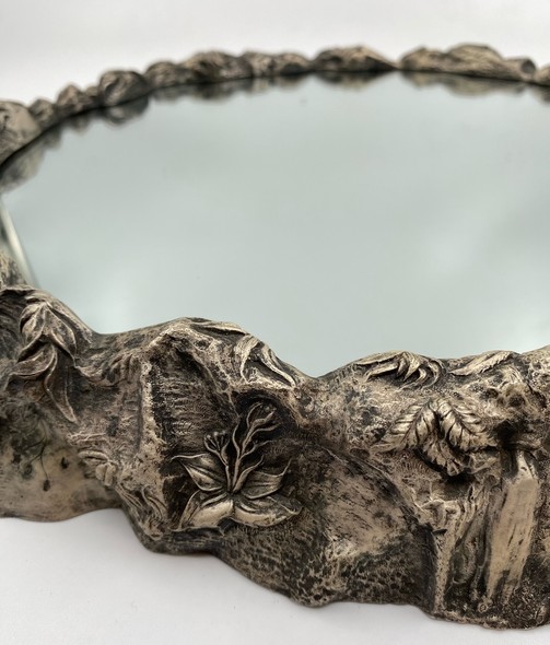 The Mirrored Plateau,
England, the 19th century.