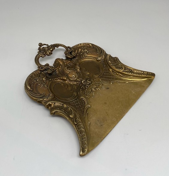 Vintage fireplace dustpan