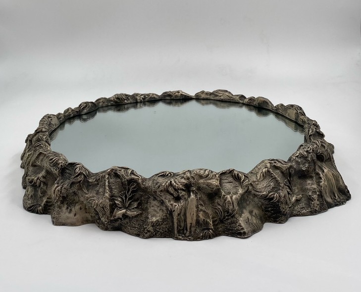 The Mirrored Plateau,
England, the 19th century.