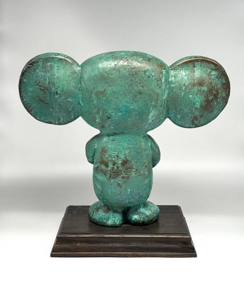 Скульптура из бронзы
"Безликий чебурашка"