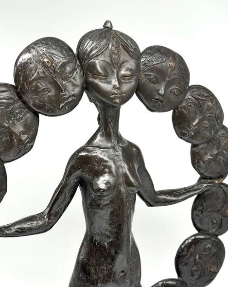 Бронзовая скульптура
"Непобедимое солнце"