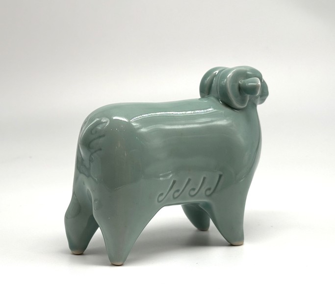 Statuette "Aries", Hei Hachiro