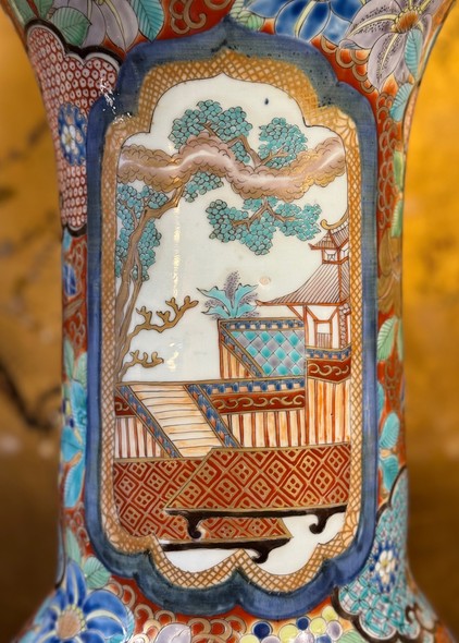 Antique vase
Imari