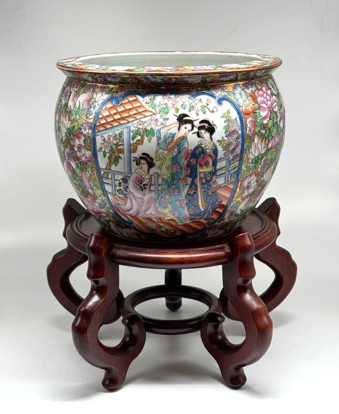 Antique aquarium-vase