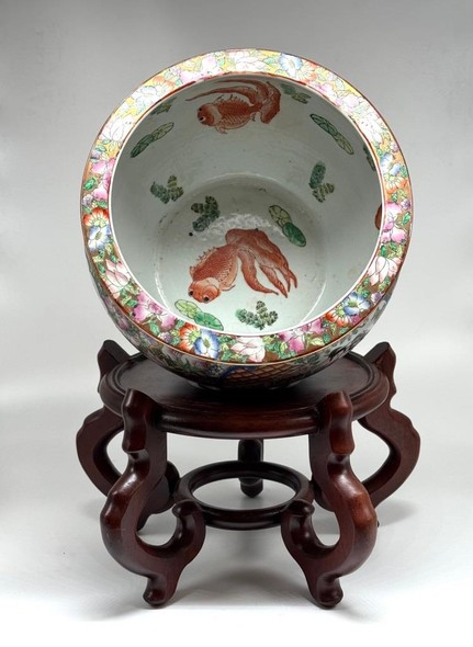 Antique aquarium-vase