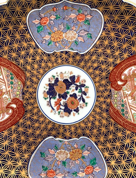 Тарелка с букетами,
Арита, Кисэн