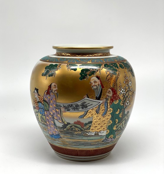 antique vase,
Porcelain Kutani