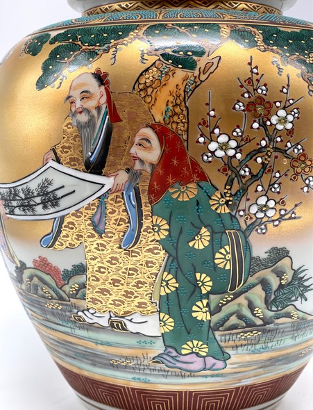 antique vase,
Porcelain Kutani