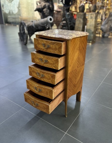Антикварный комод
Луи XV, Франция