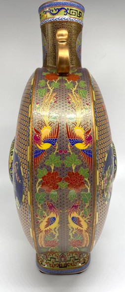 Large vase in the "bianhu" shape