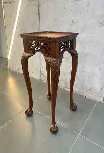 Taula de pedestal antic