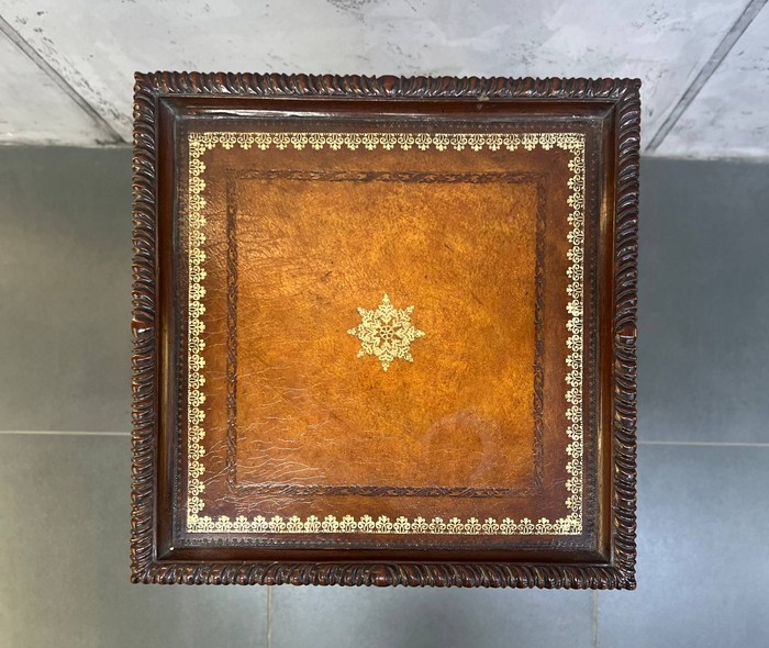 Taula de pedestal antic