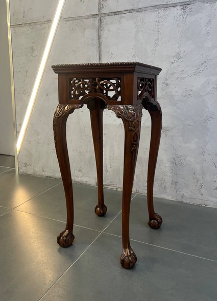 Taula de pedestal antic