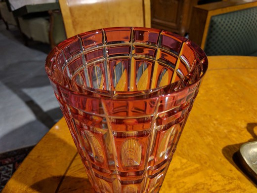 старинная ваза из стекла, 20 век