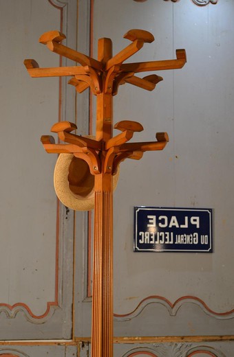 старинная вешалка из массива дерева, 20 век