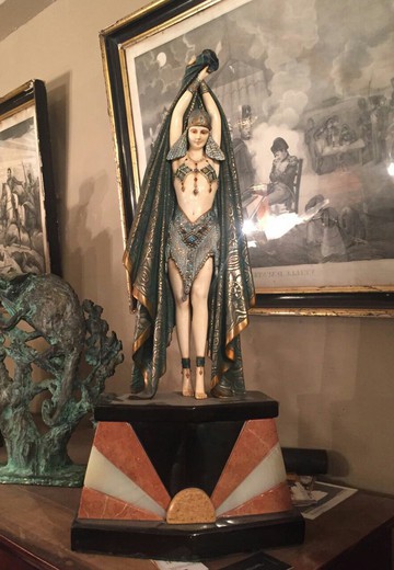 скульптура "Antinea" - Ливийская богиня, антикварная галерея